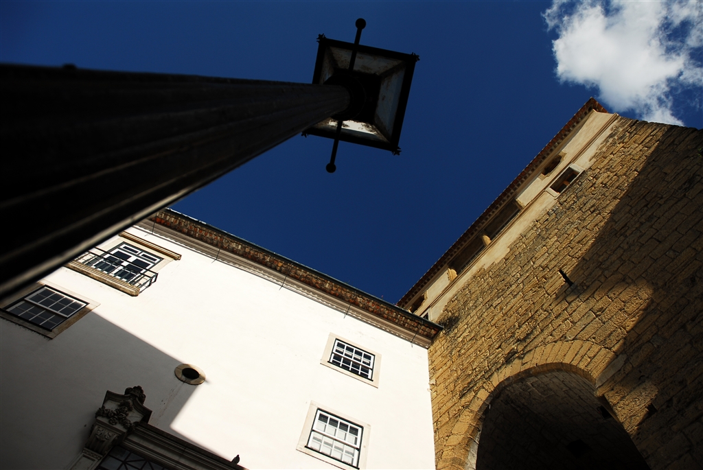 Torre e Arco de Almedina